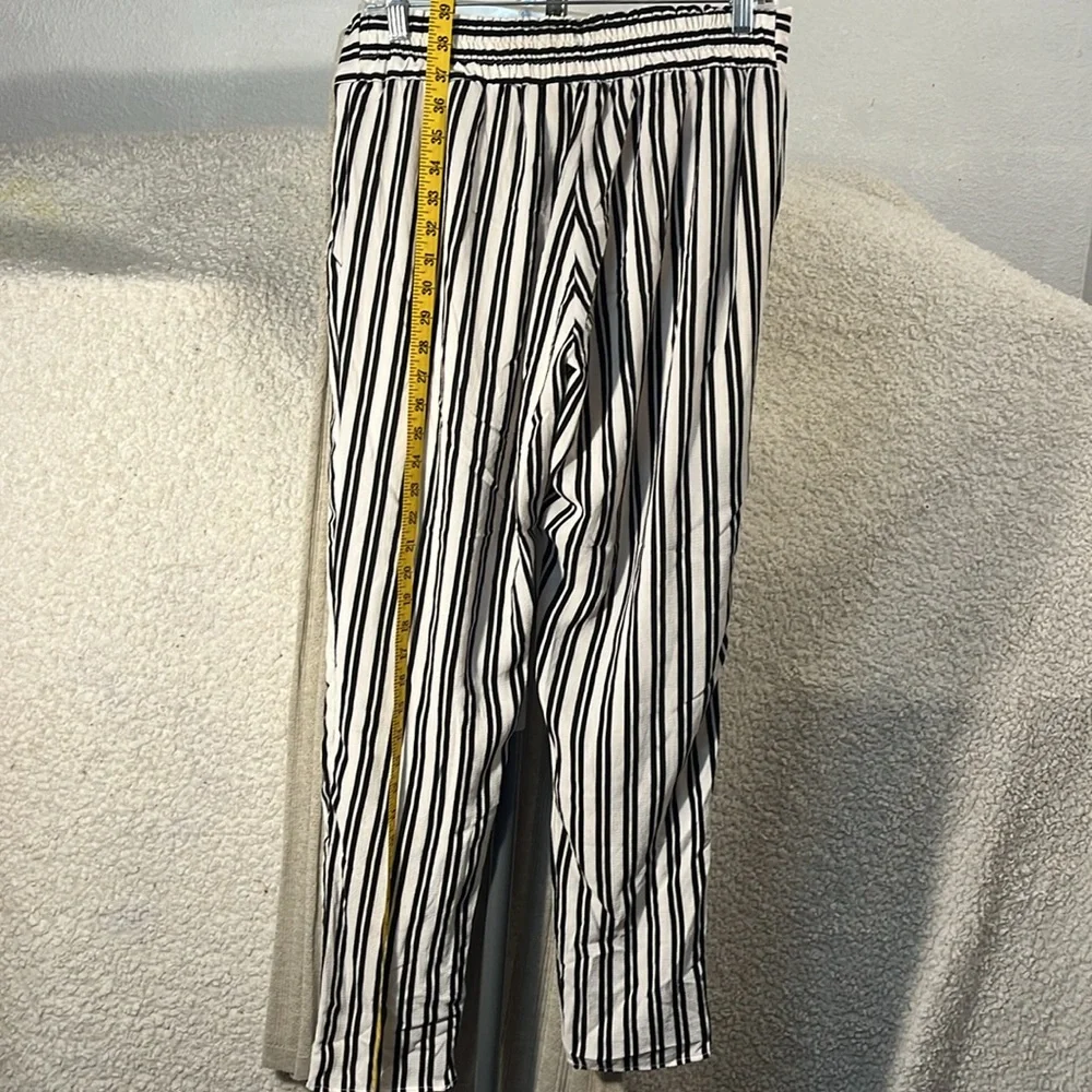 Pull On Back Elastic 1/2 liner Inside Striped Pants - Picture 5 of 8